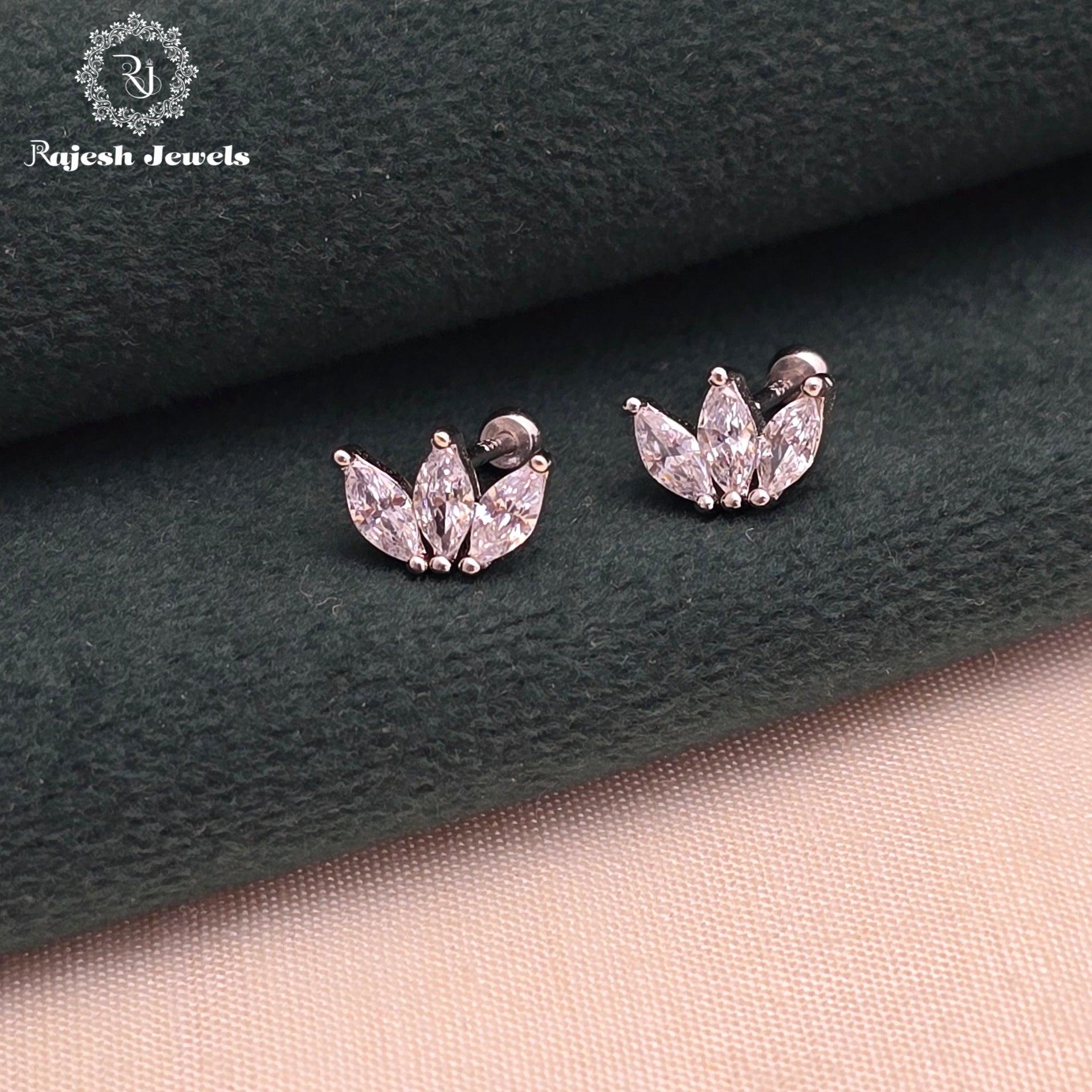 Wondering Cz Silver Second Stud Earrings
