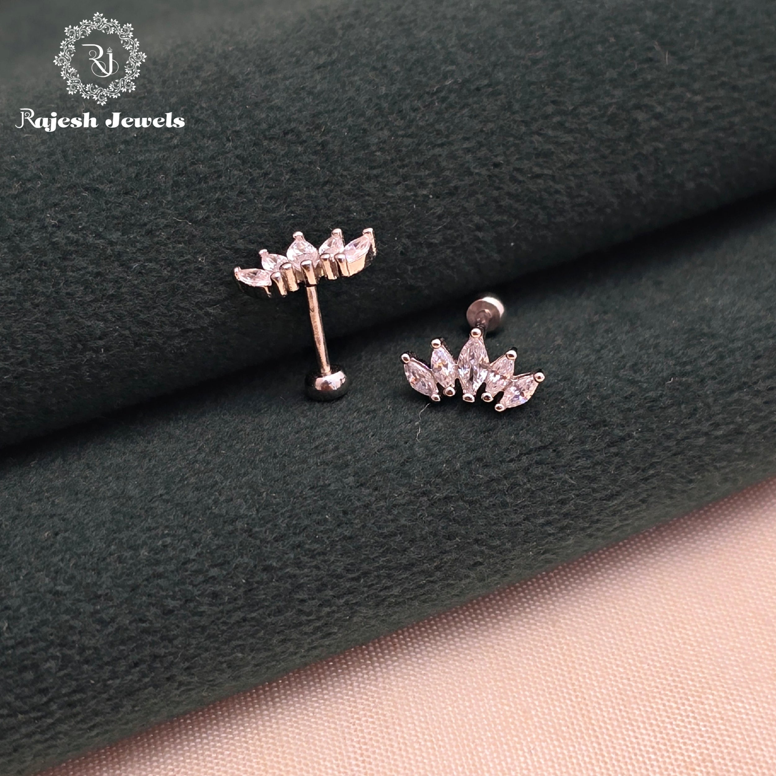 Fabulous Minimalistic Stud Earrings