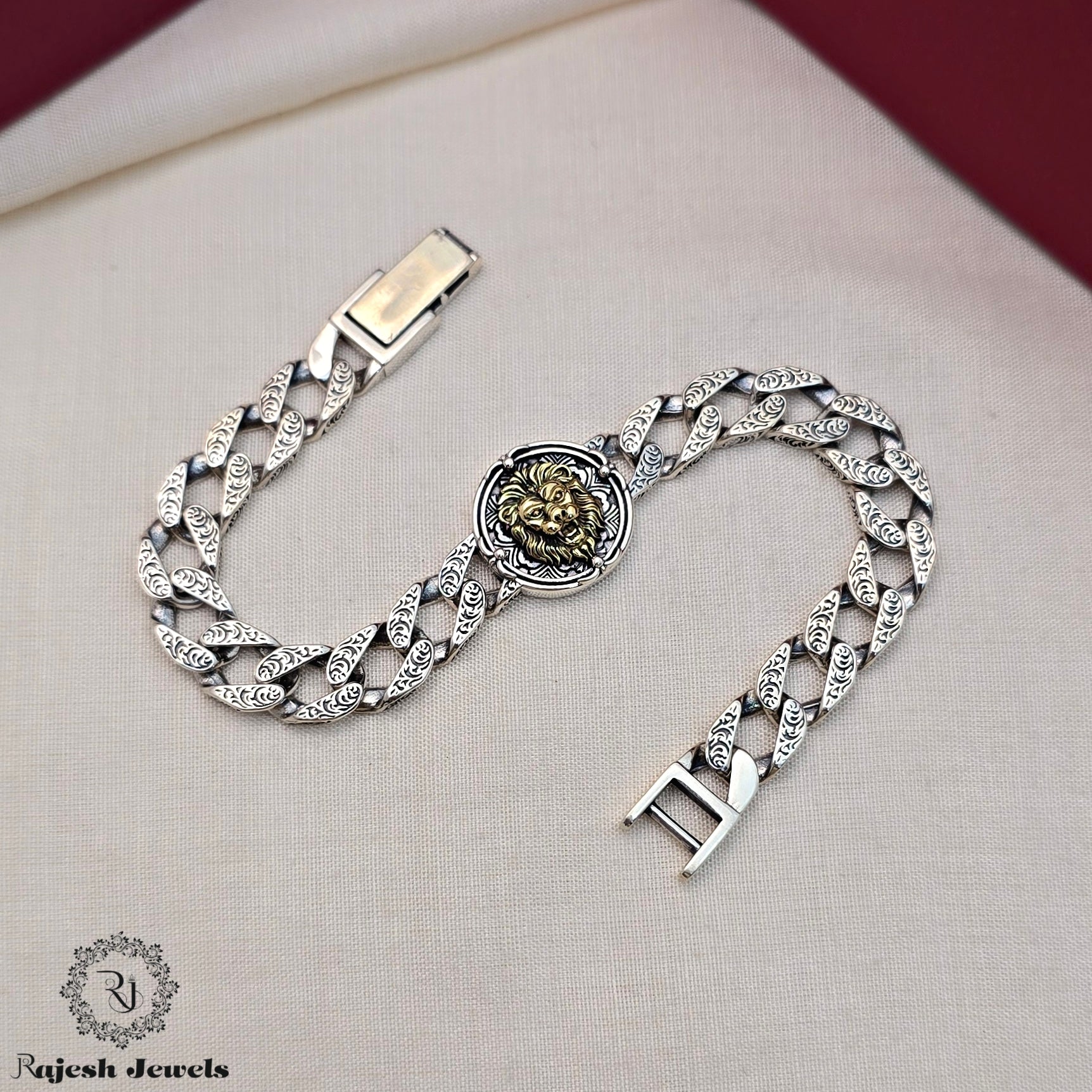 Luxurious Lion Curb Men's Bracelet
