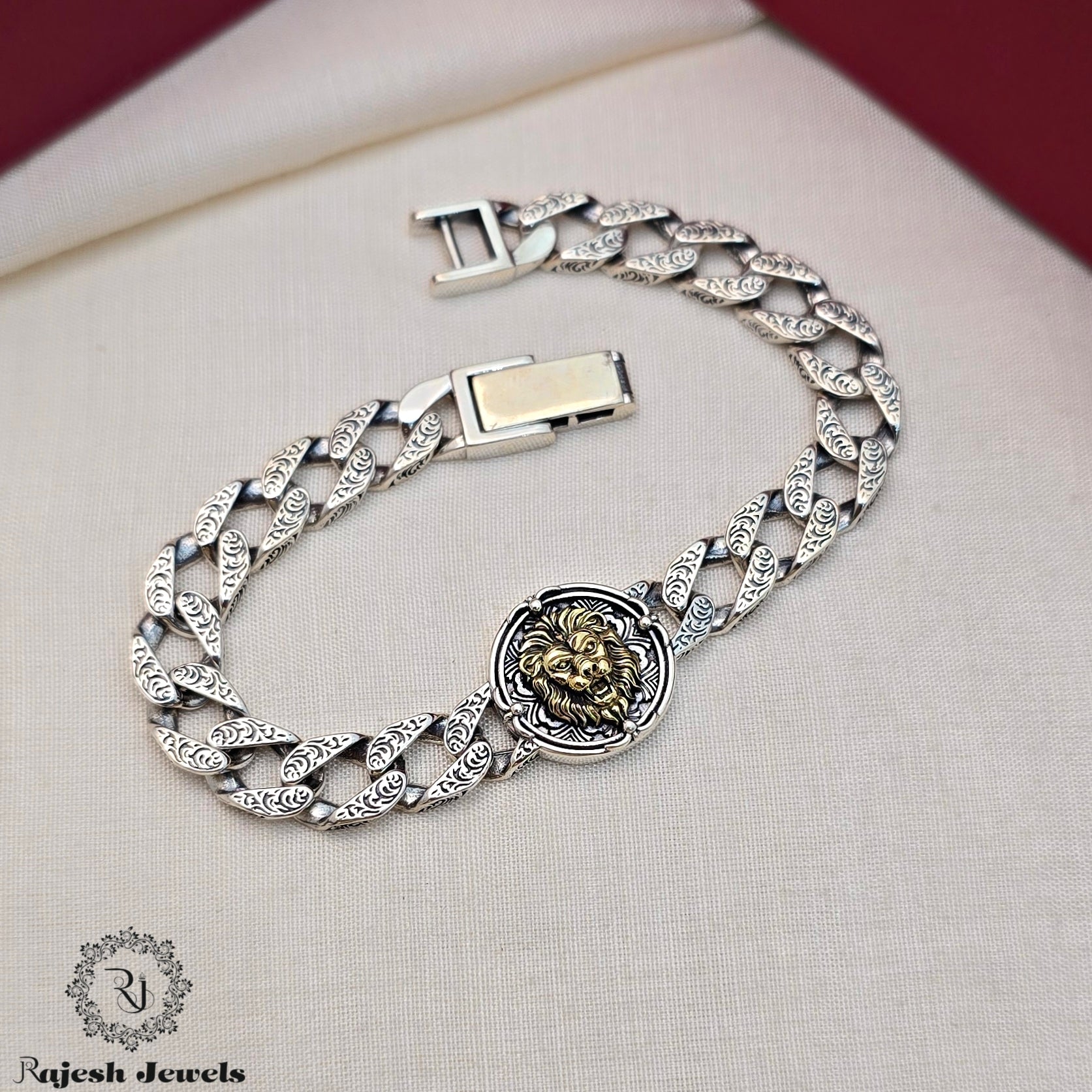 Luxurious Lion Curb Men's Bracelet