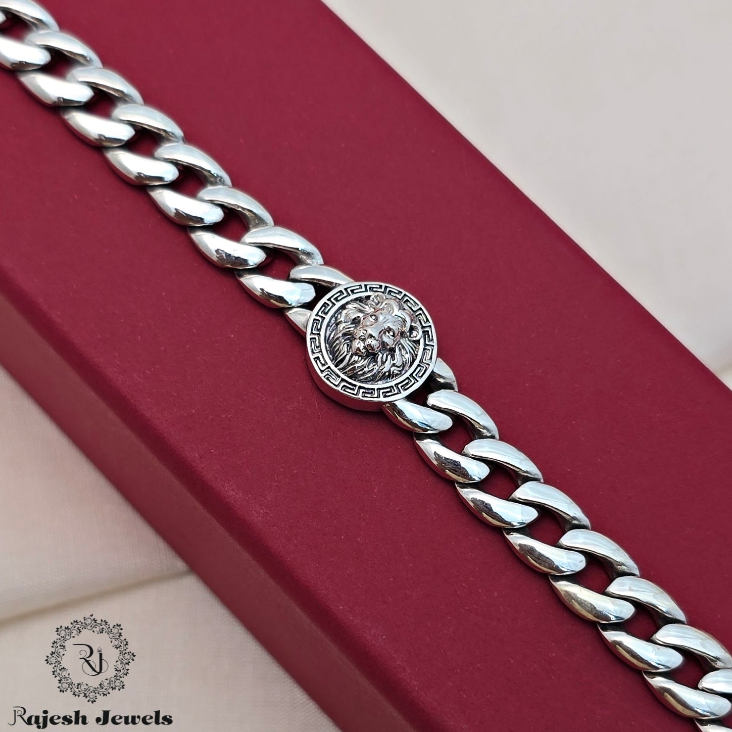 Fabulous Lion Face Curb Men's Bracelet