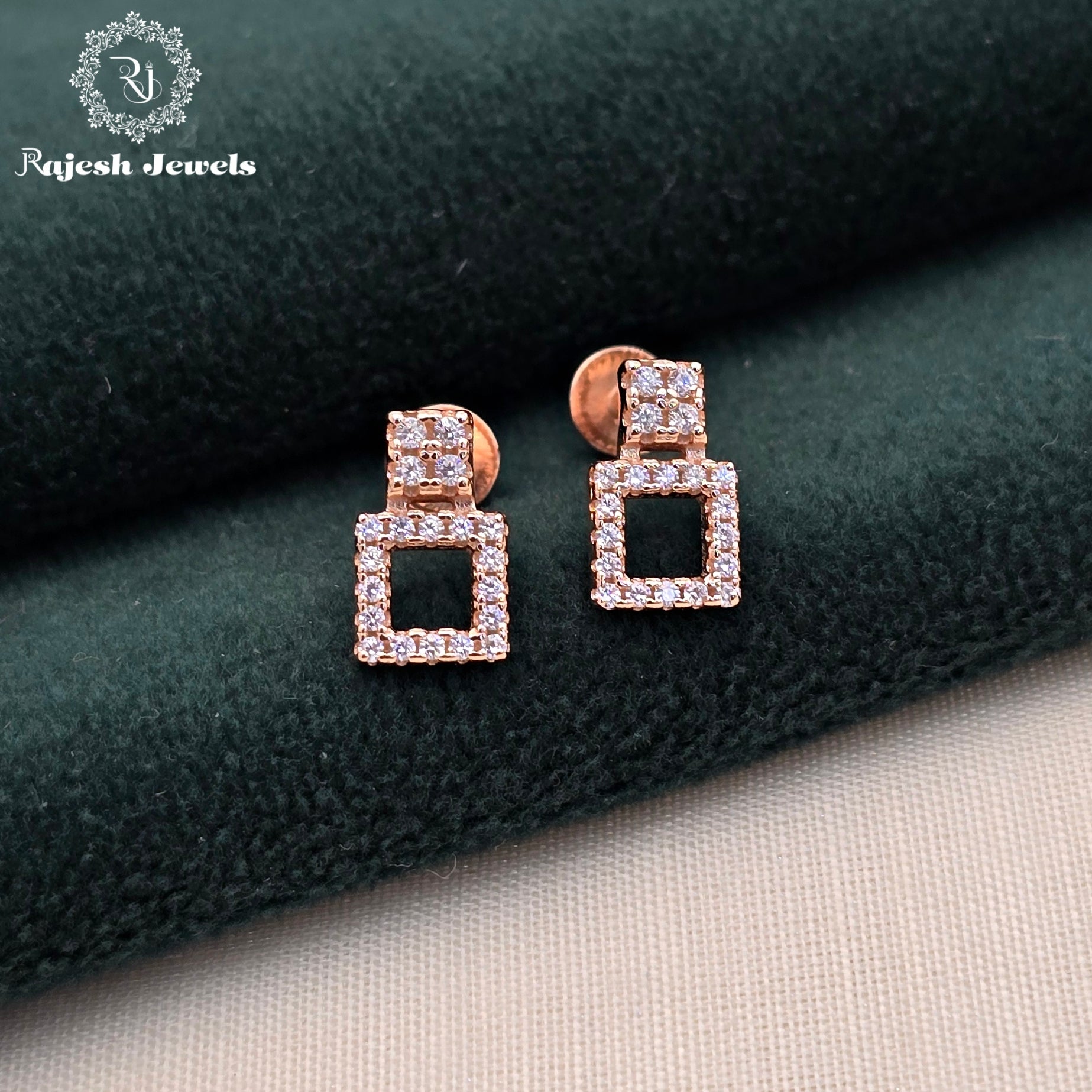 Luxurious Rosegold South Screw Studs