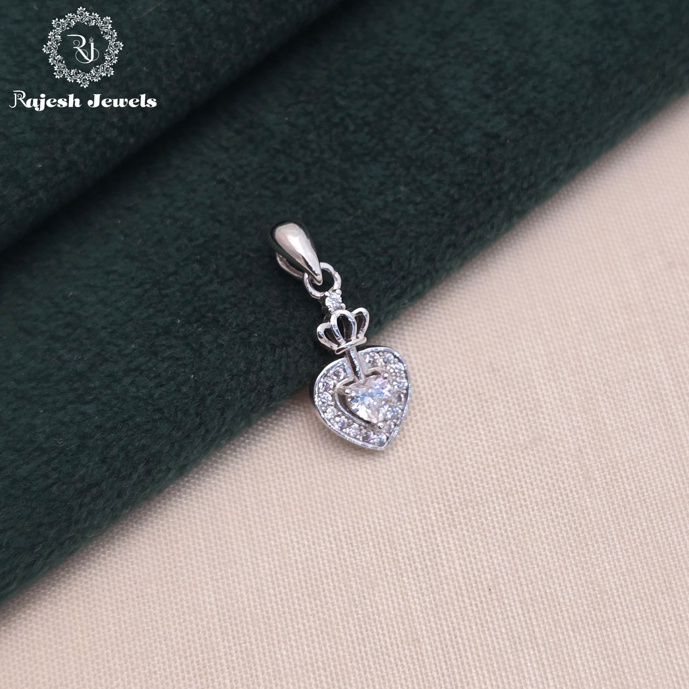 Minimalistic Cz Heart Pendant
