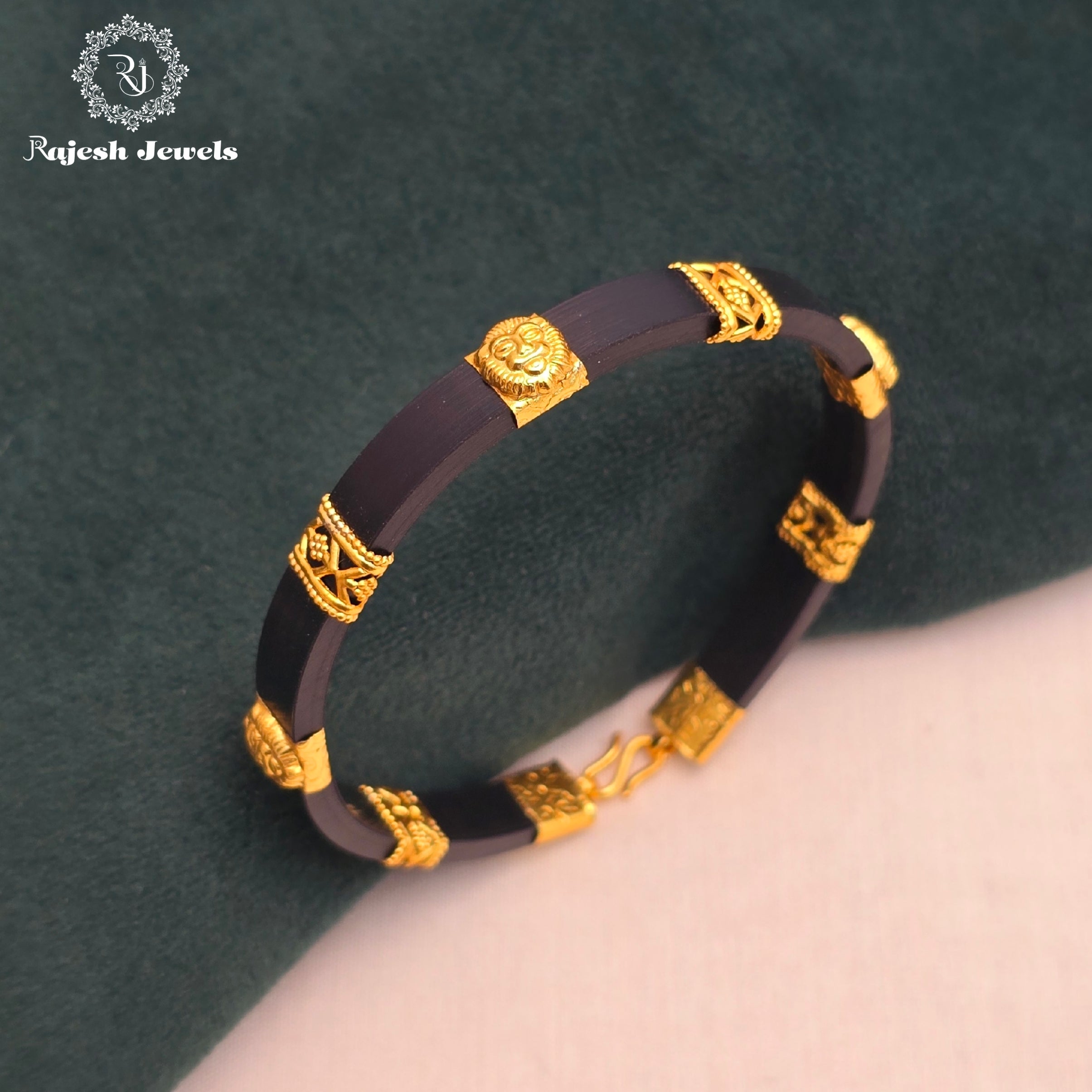 Pleasing Lion Silicon Bracelet