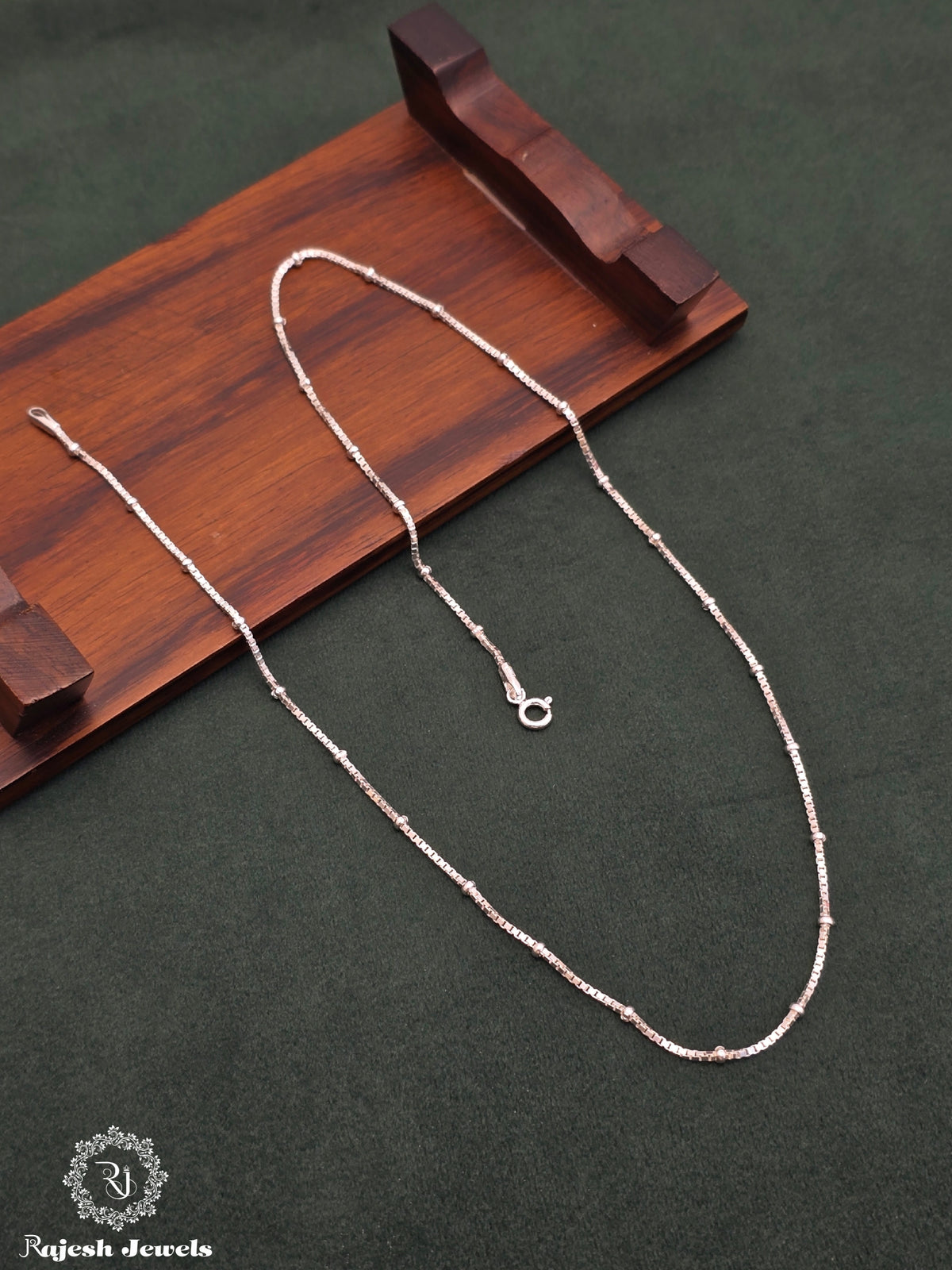 Exceptional Box Ball Neckchain