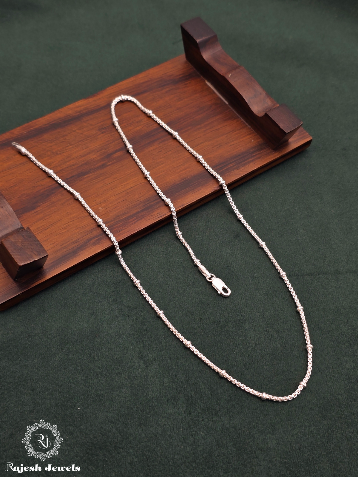 Fabulous Cylinder Box Cut Neckchain