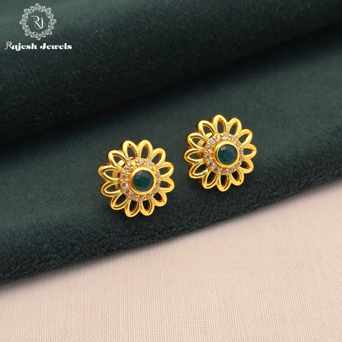 Graceful Green Stud Earrings