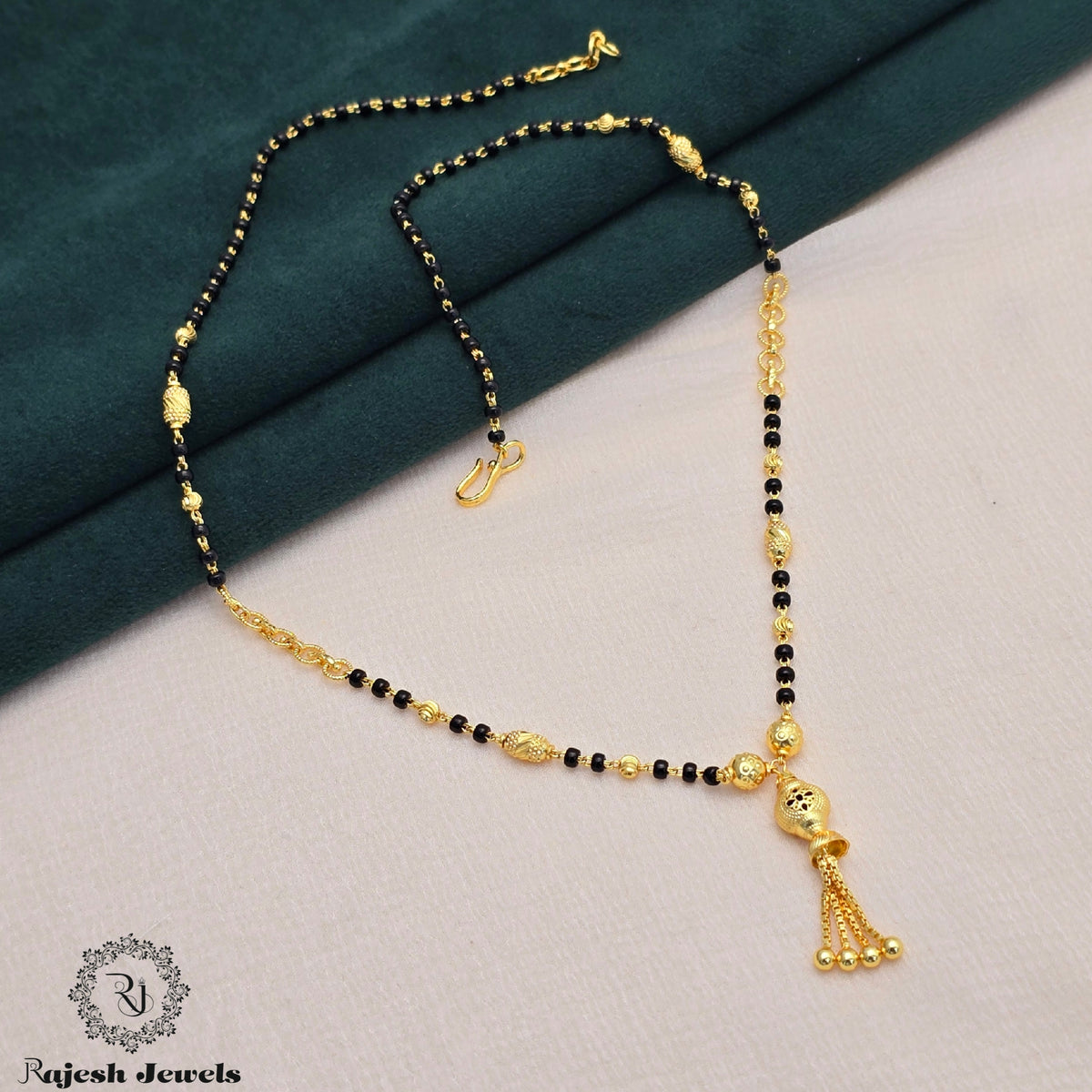 Adorable Blackbead Mangalsutra
