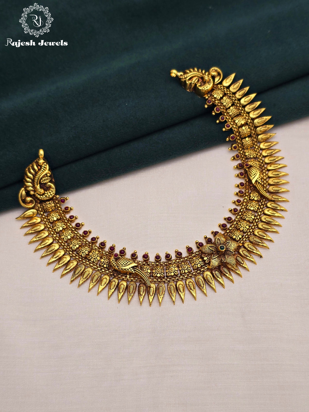Wonderful Peacock Motif Necklace