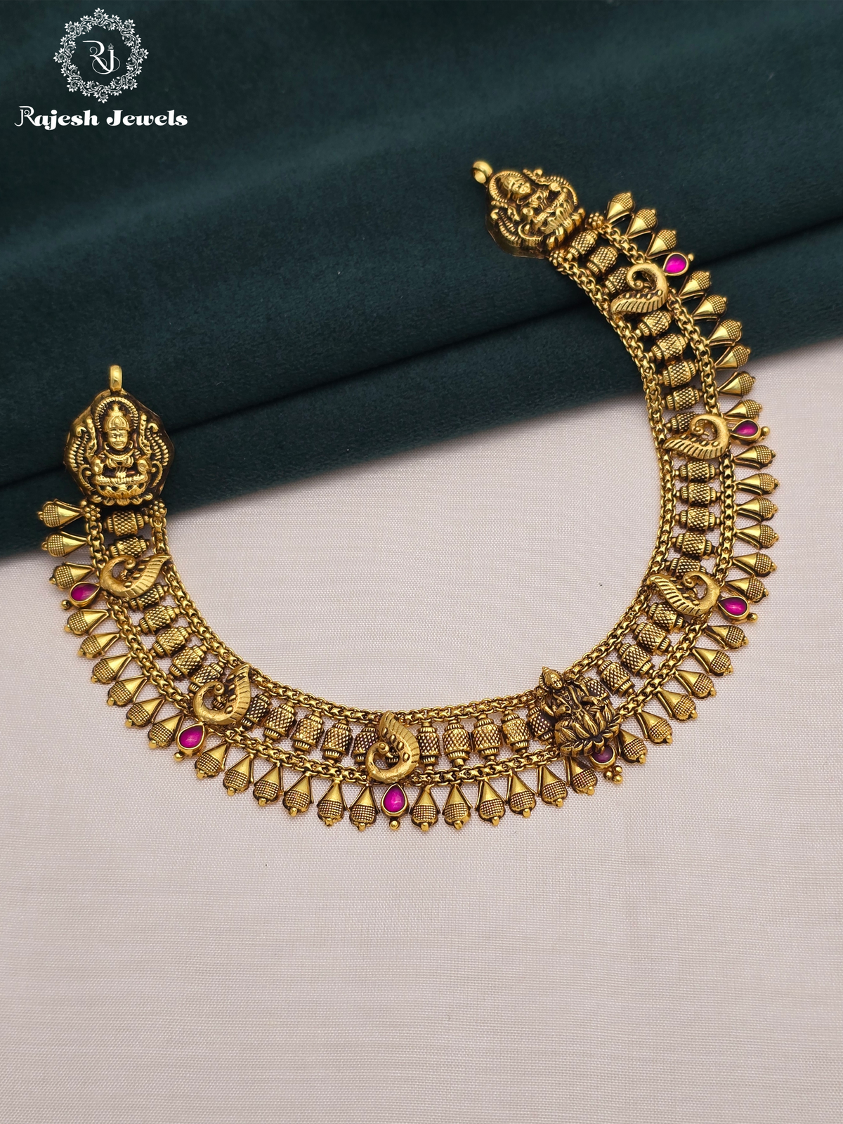 Excellent Antique Finish Necklace