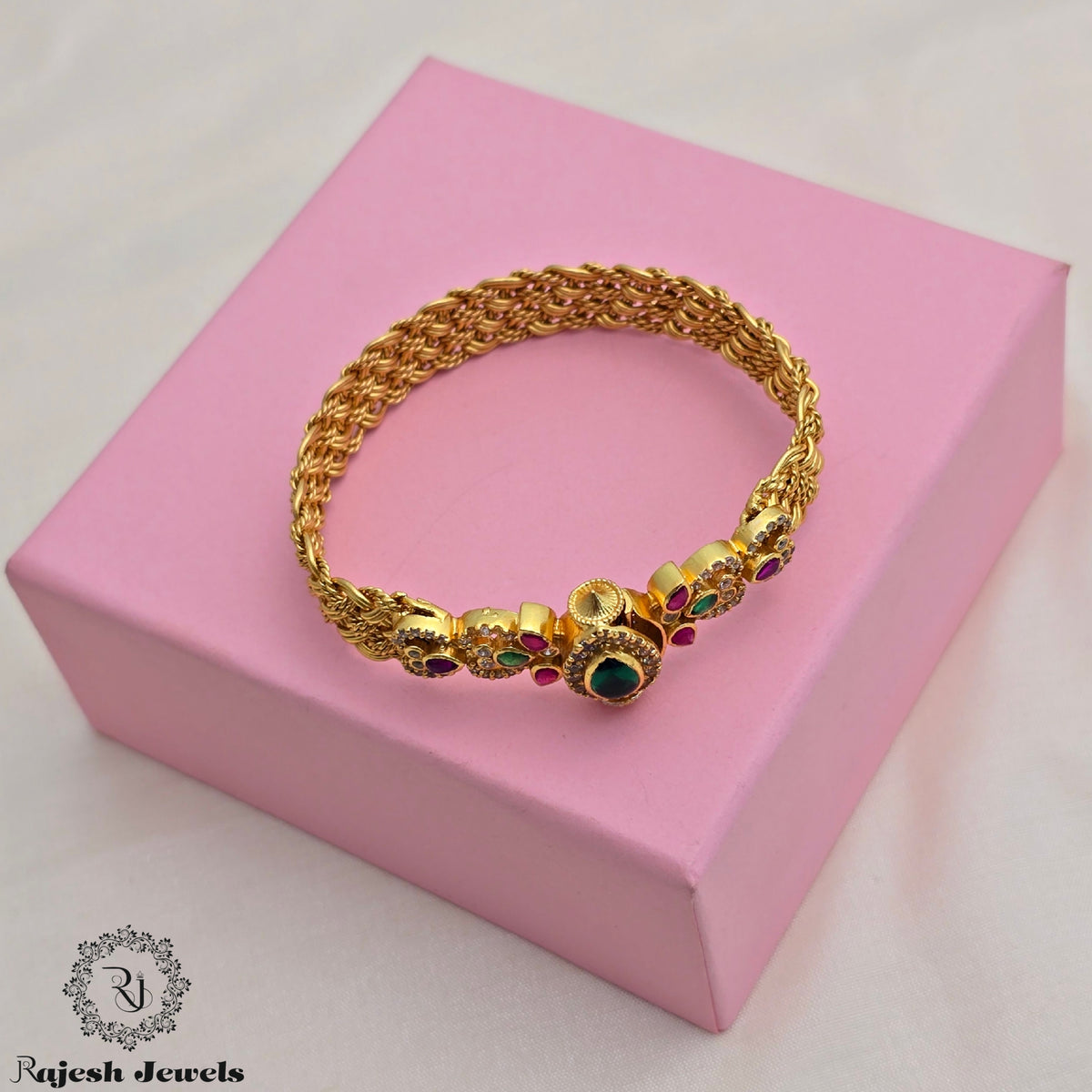 Luxurious Openable Gold Plated Single Kada
