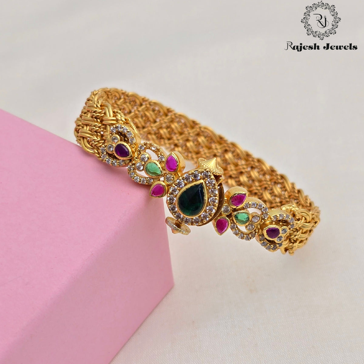 Luxurious Openable Gold Plated Single Kada