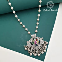 Engrossing Navrathan Neckpiece