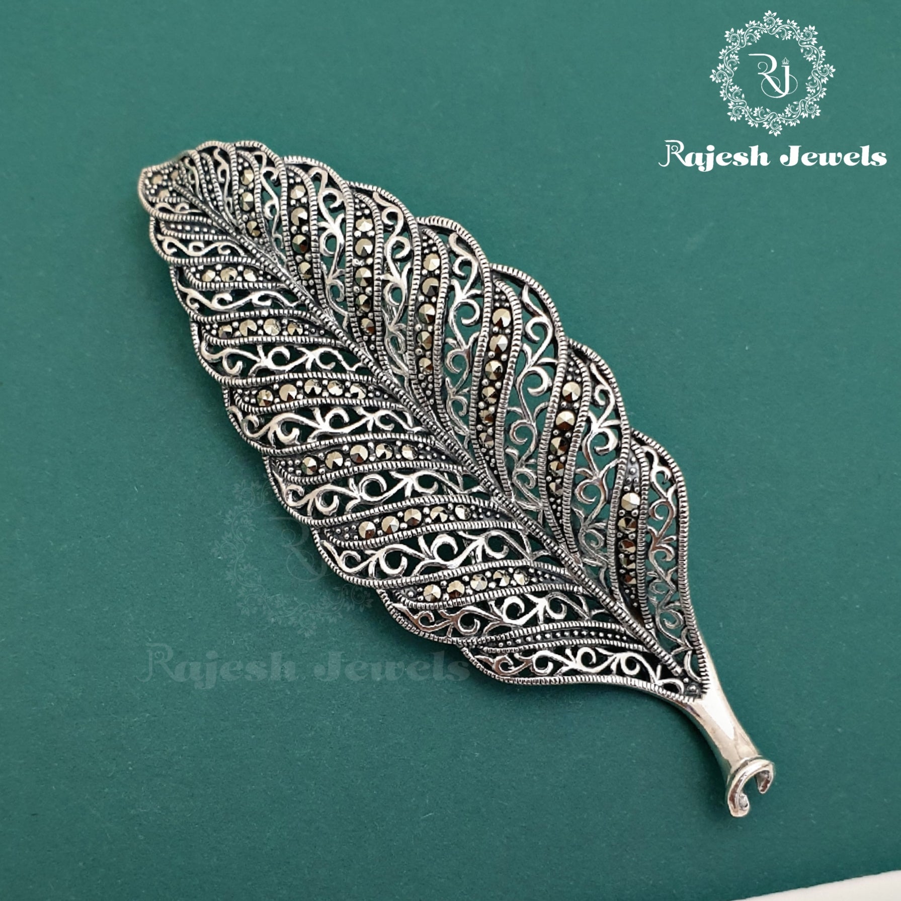 Outstanding Filigiri Saree Pin
