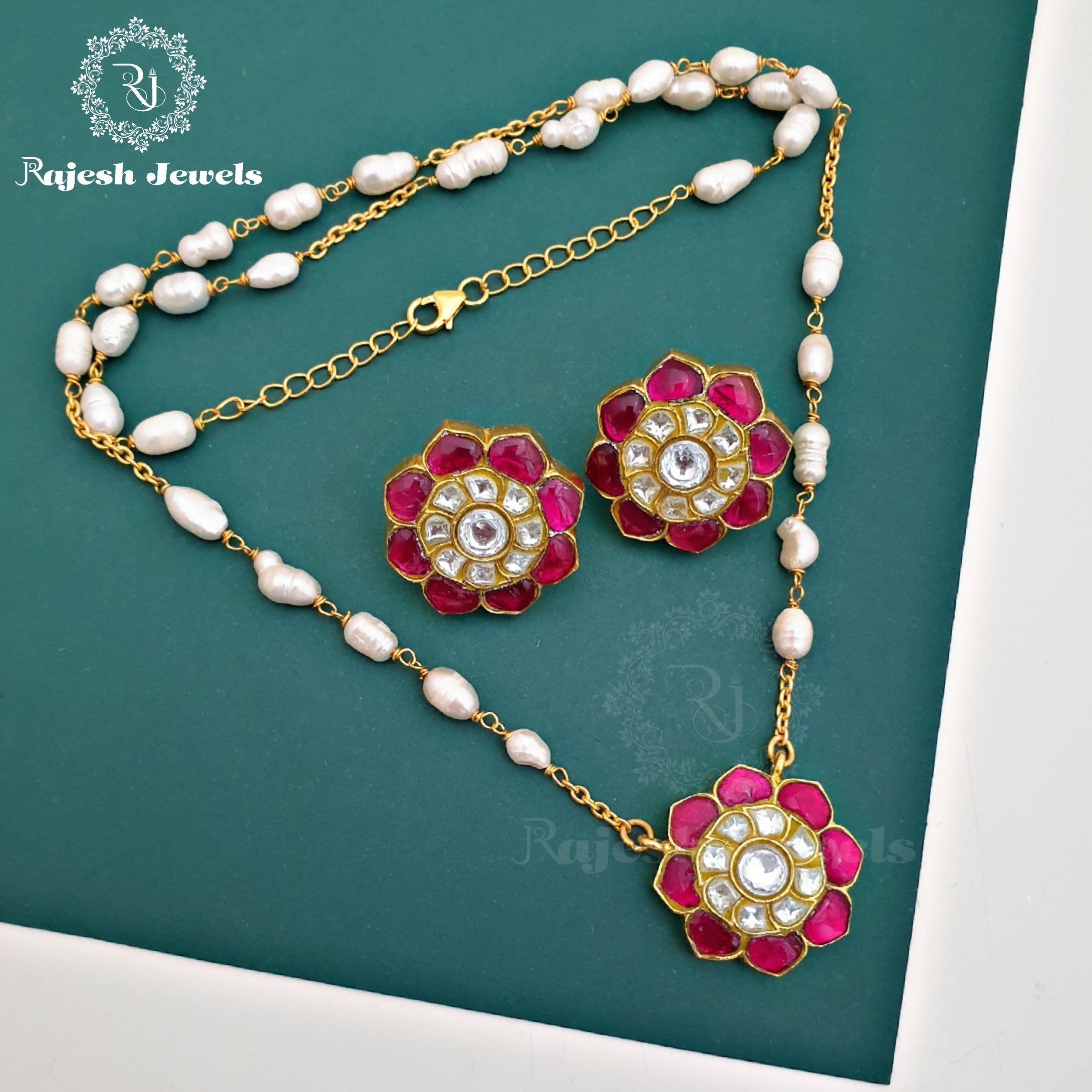Pleasing Floral Kundan Neckpiece