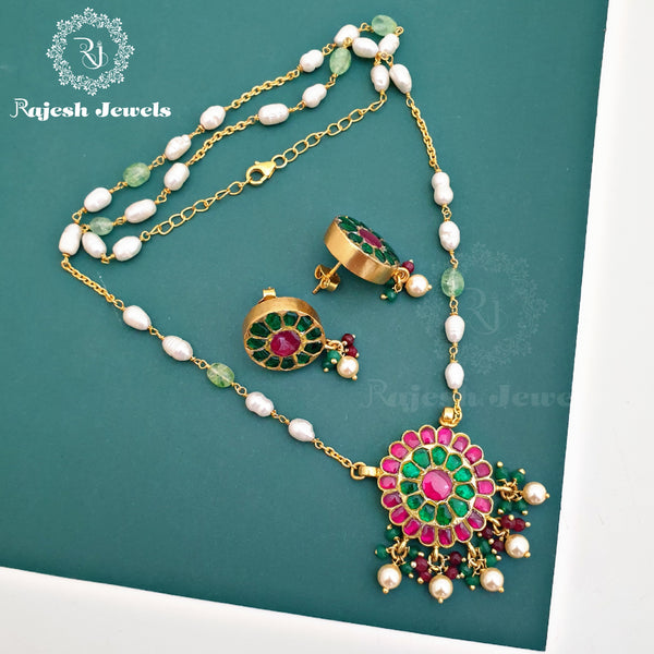 Enchanting Kundan Neckpiece