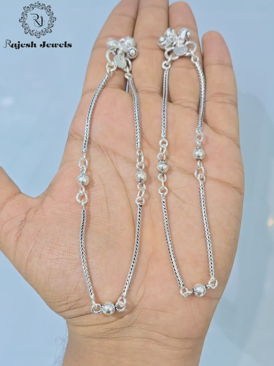 Load video: Beautiful Ball Oxidised Dailywear Anklet