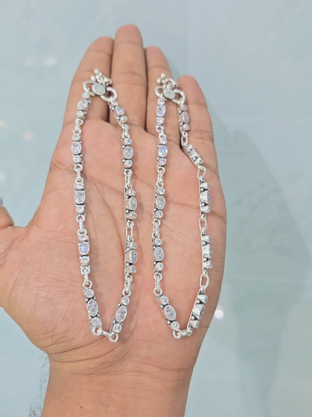 Load video: Sparkling Cutstone Anklet