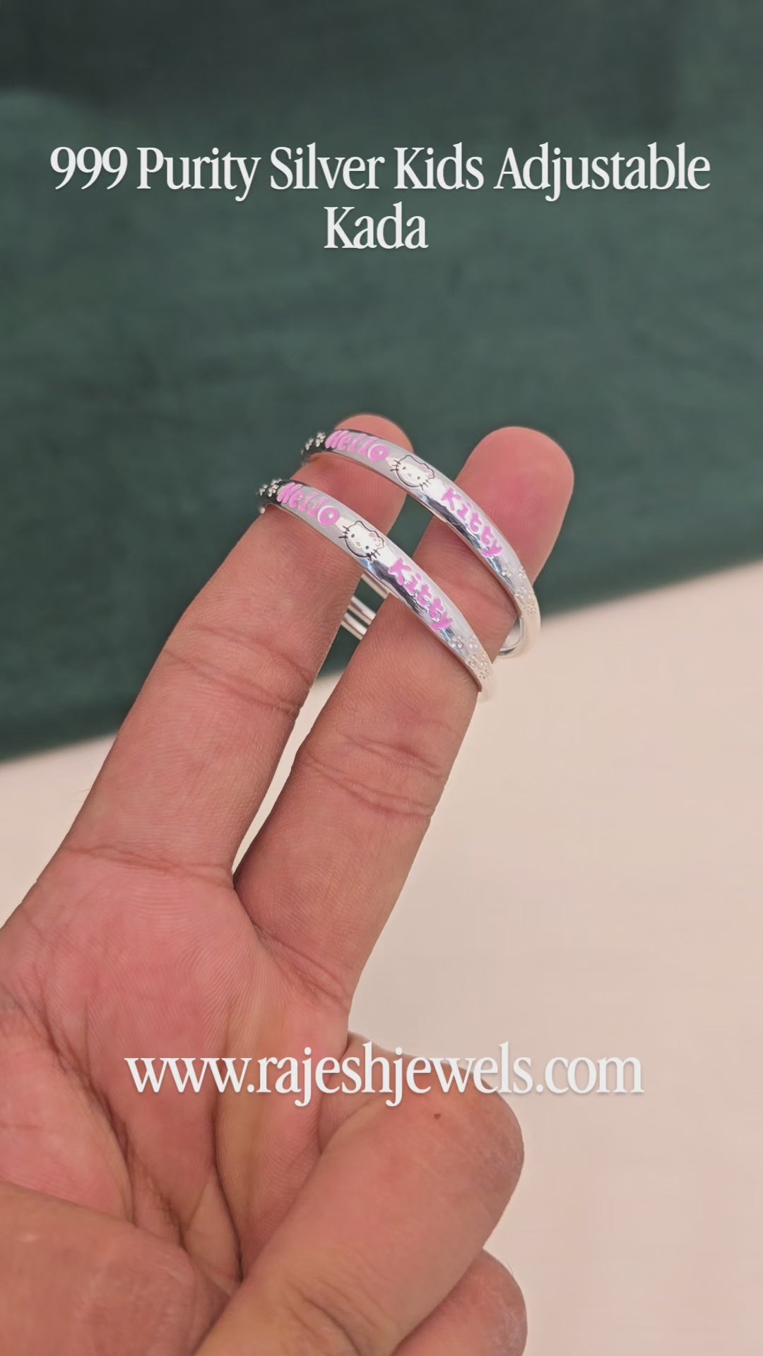 Load video: Hello Kitty 999 Purity Kada