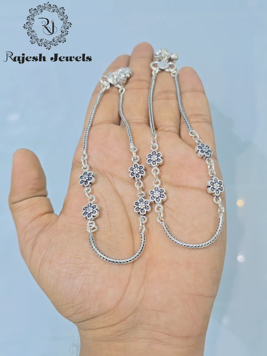 Load video: Mesmerizing Floral Oxidised Dailywear Anklet