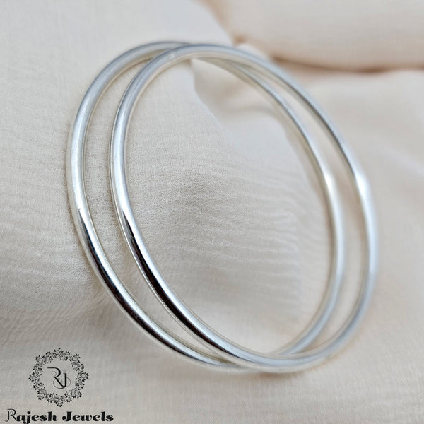Engaging Plain Silver Bangle