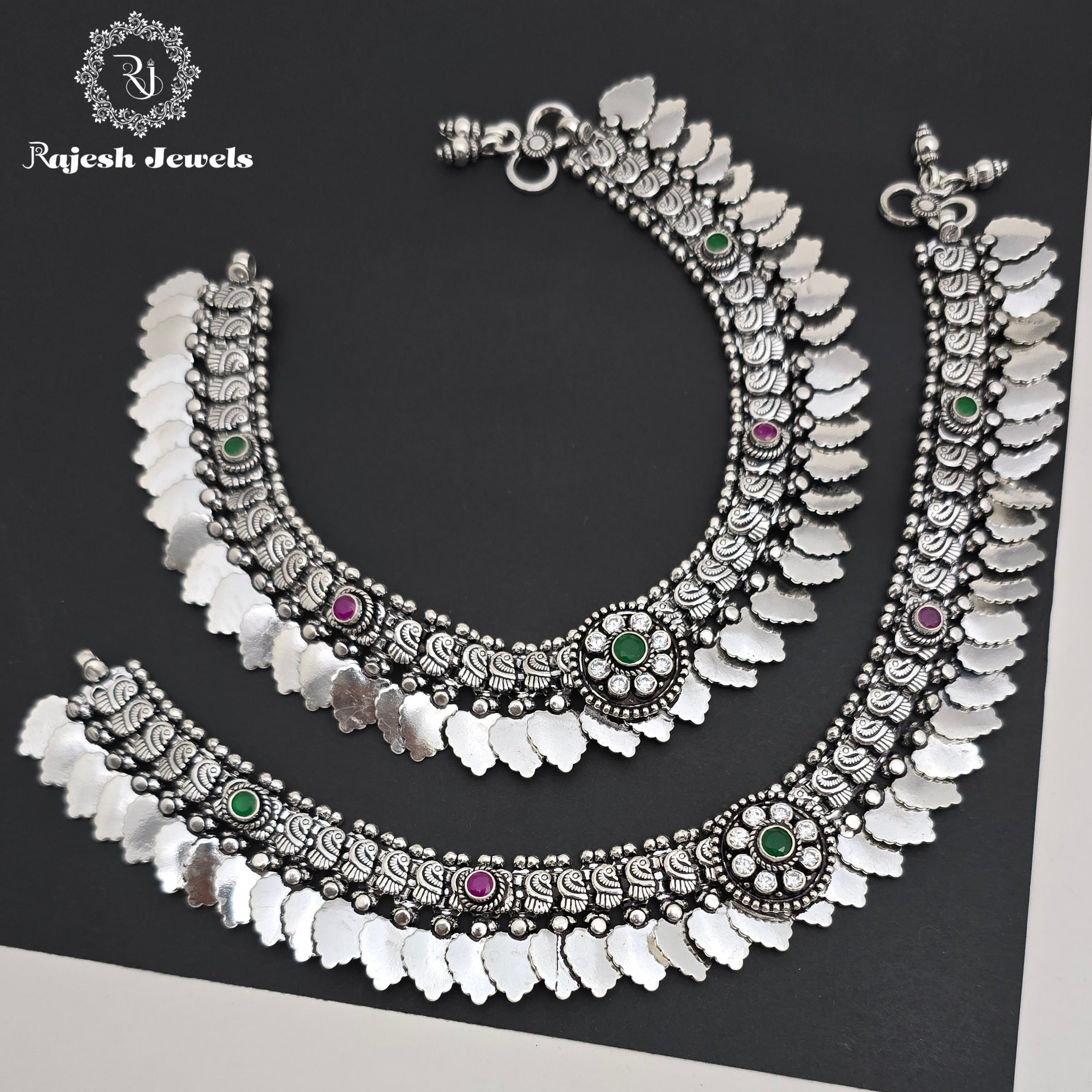 Mesmerizing Cutstone Anklet