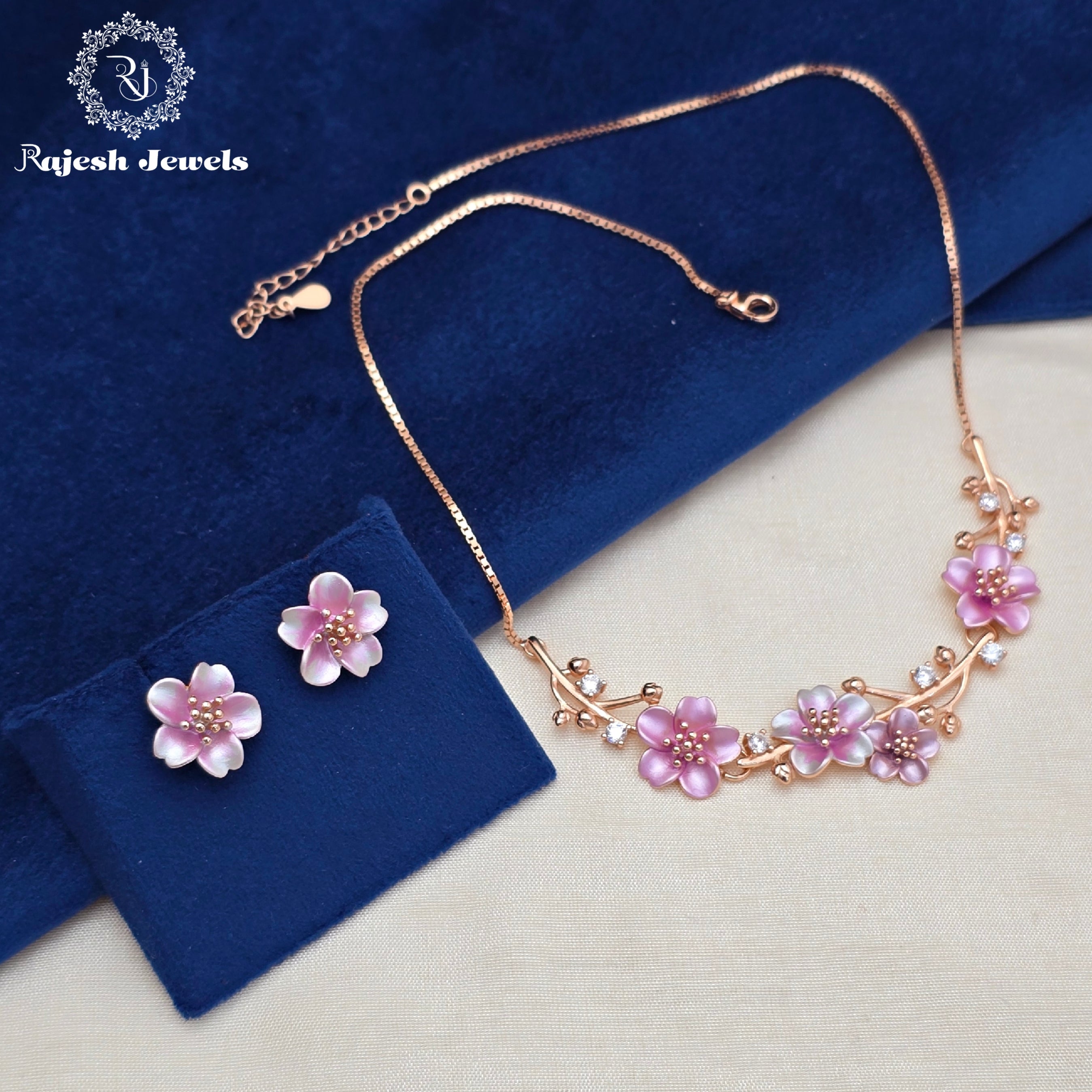 Mesmerizing Floral Rosegold Necklace