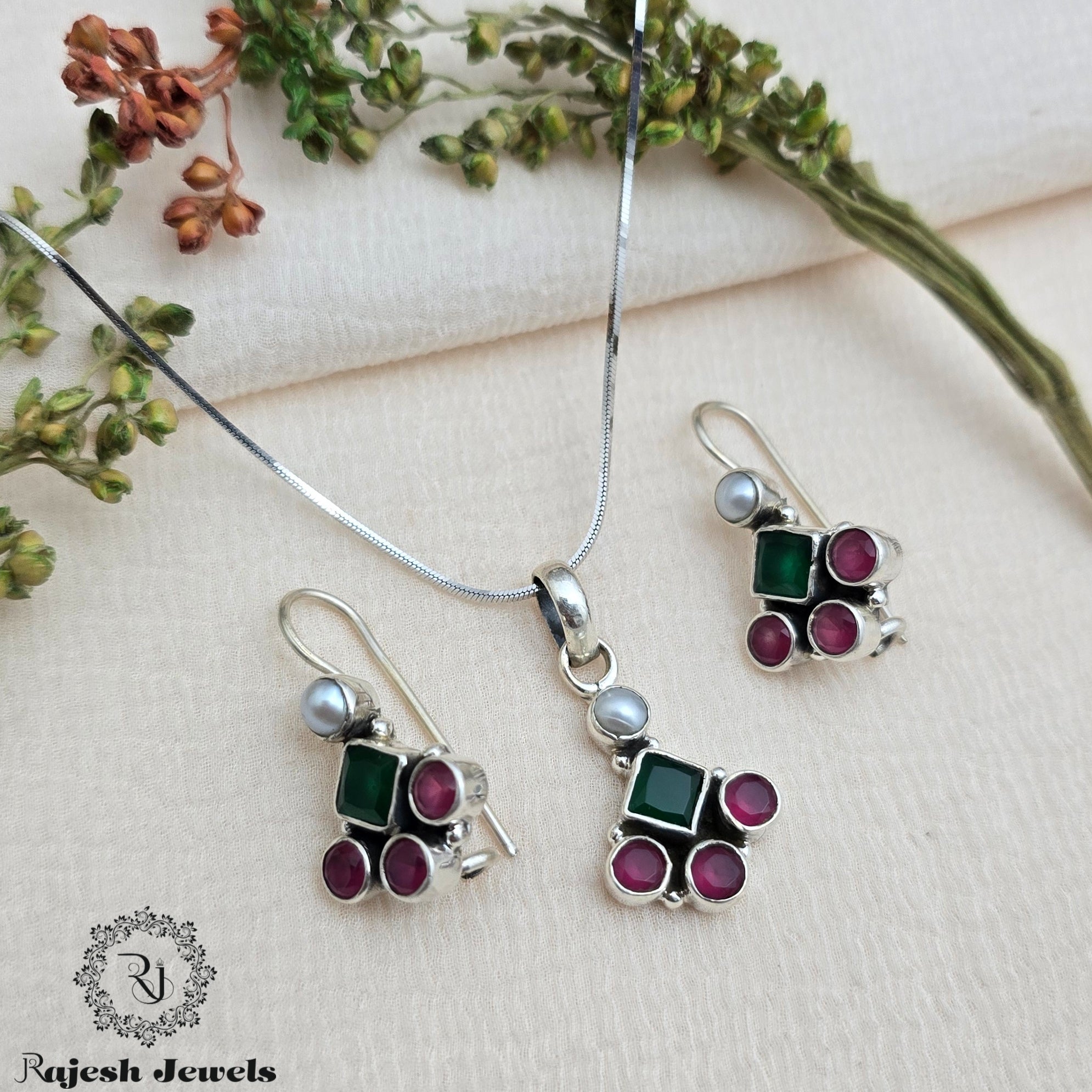 Amazing Red Green Fusion Pendant Set
