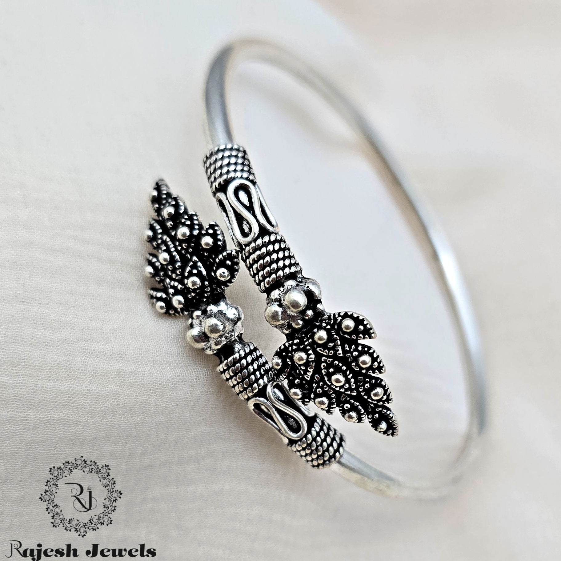 Magnificent Oxidised Hand Kada