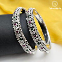 Luxurious Cutstone Bangle