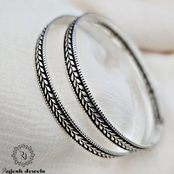 Mesmerizing Leafy Oxidised Bangles