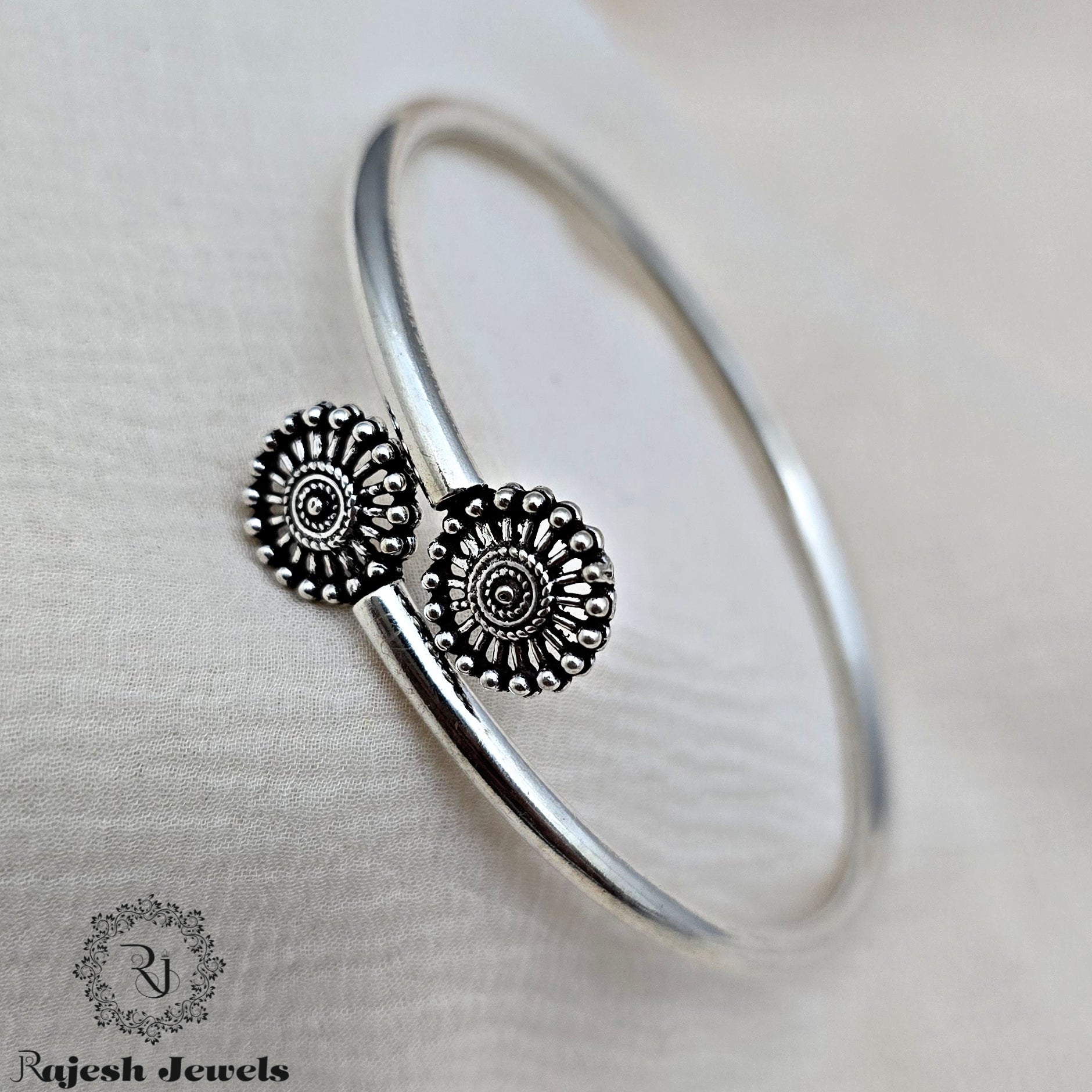 Attractive Oxidised Hand Kada