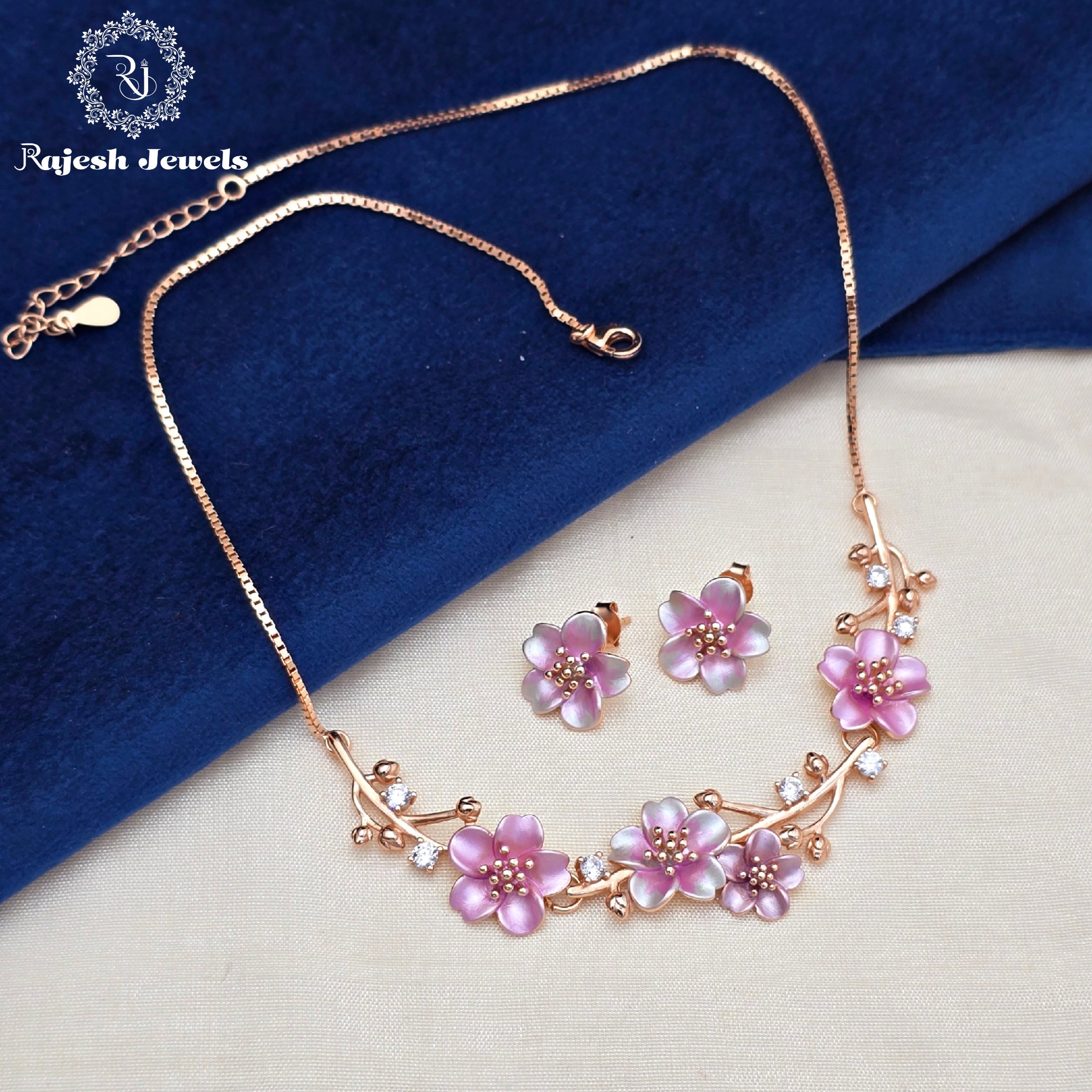 Mesmerizing Floral Rosegold Necklace