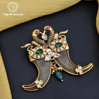 Lovely Pair Of Swan Pendent With Synthetic Nail