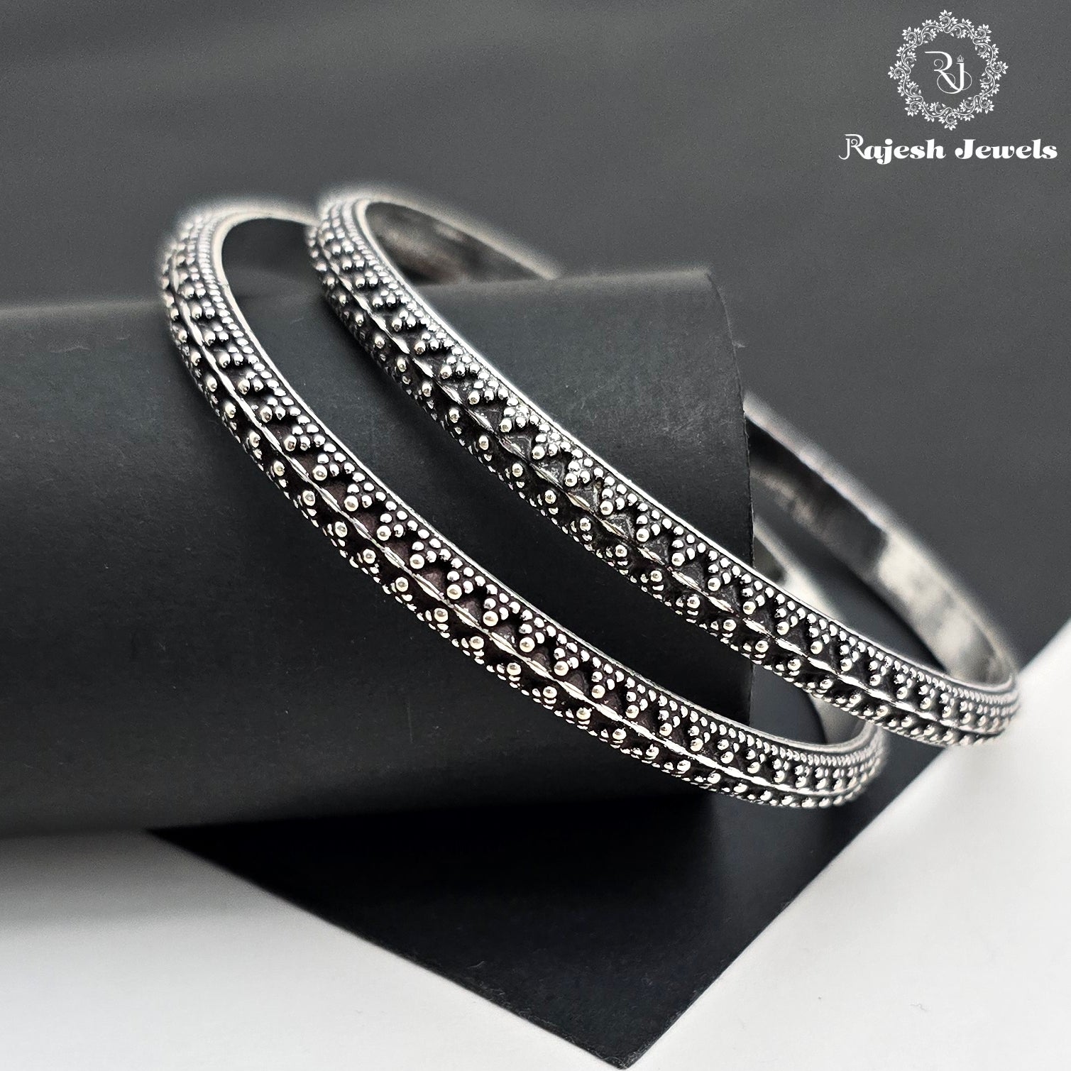 Wonderful Oxidised Bangle (Size-2.2)
