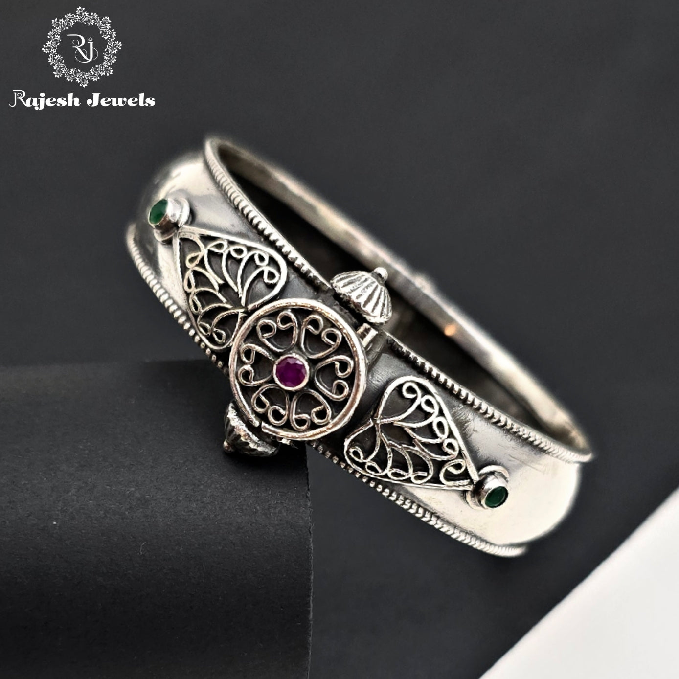 Fabulous Handcrafted Openable Single Kada