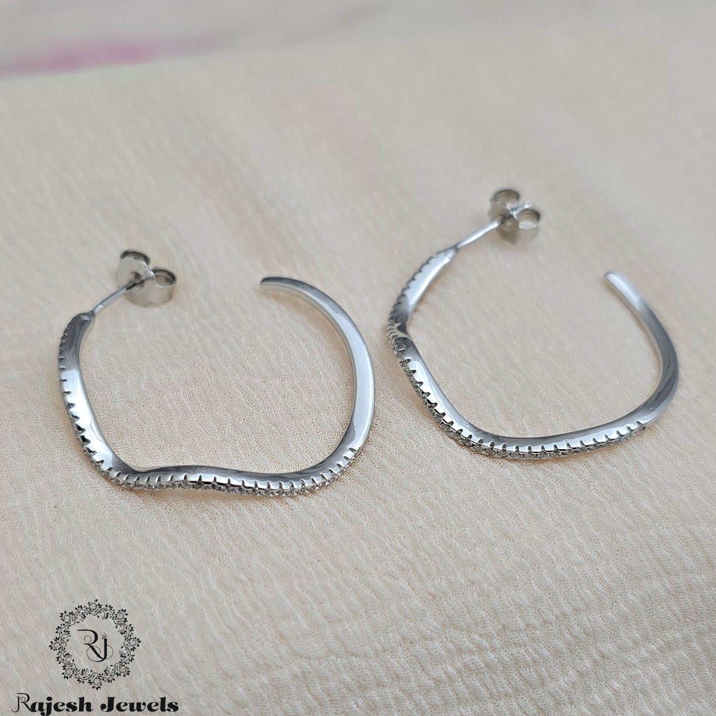 Fabulent Carved Cz Bali Earrings