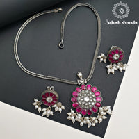 Delightful Kundan Neckpiece