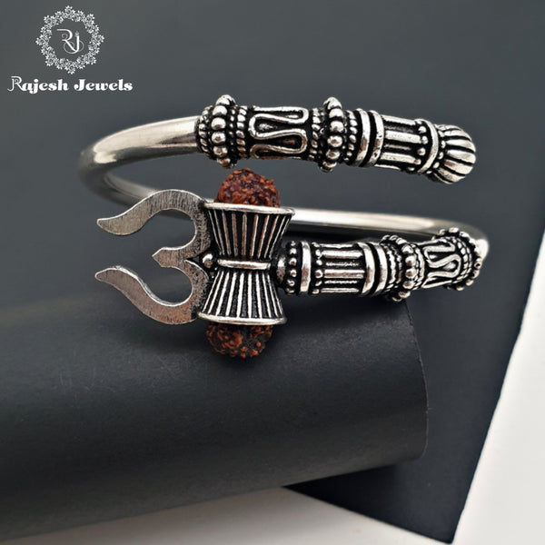 Alluring Rudraksh Hand Kada