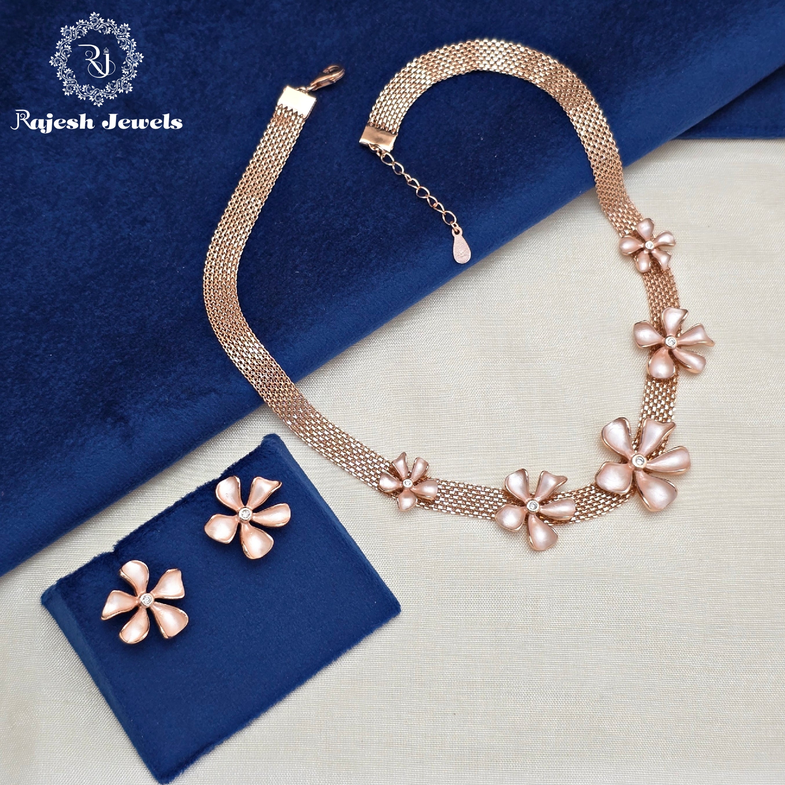 Lily Veil Rosegold Floral Necklace