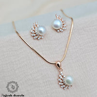 Blissful Pearl Pendent Set