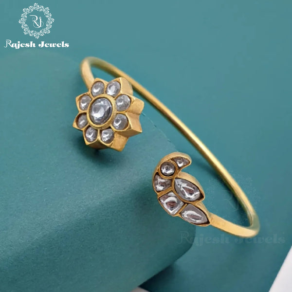 Delightful Kundan Hand Kada