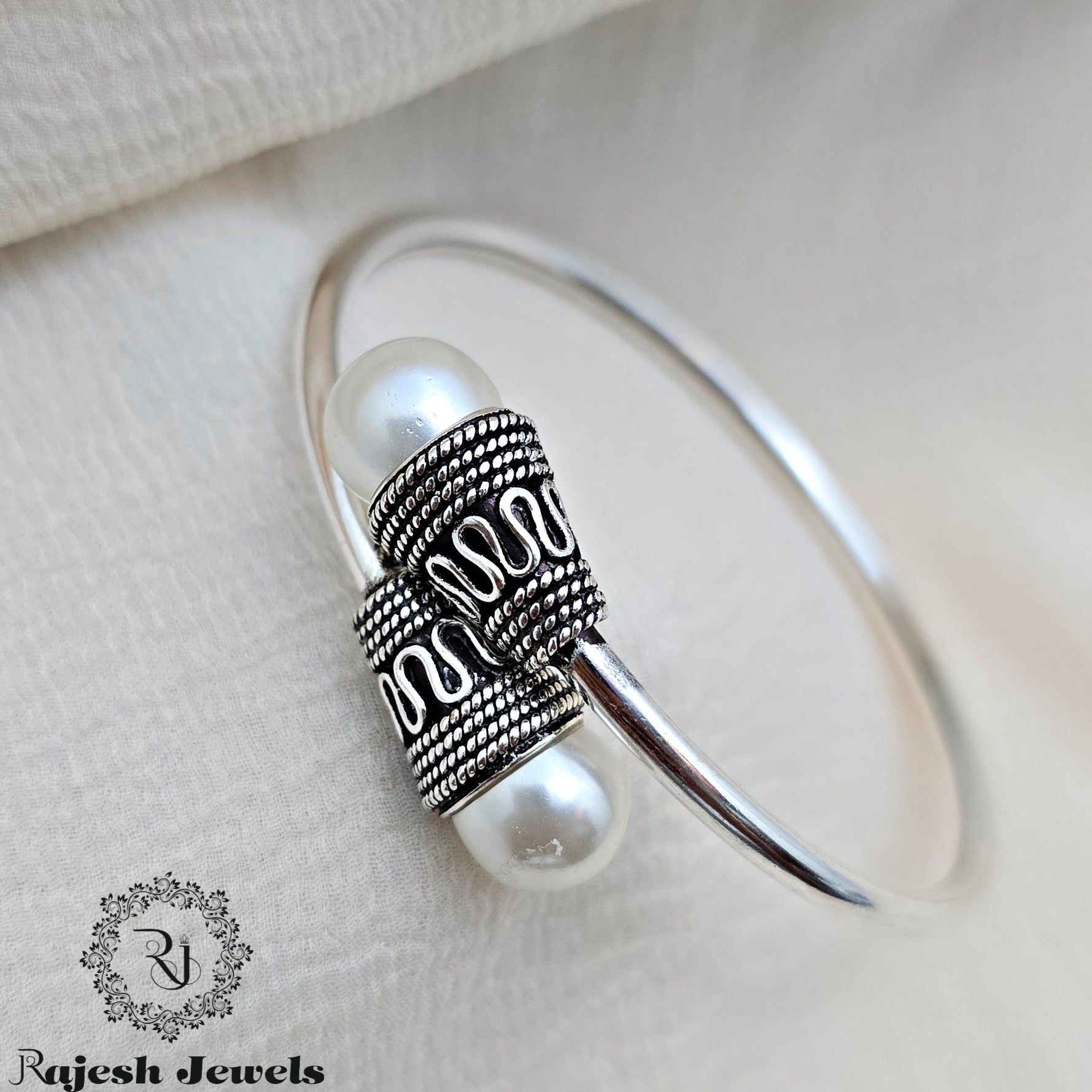 Fabulous Pearl Hand Kada