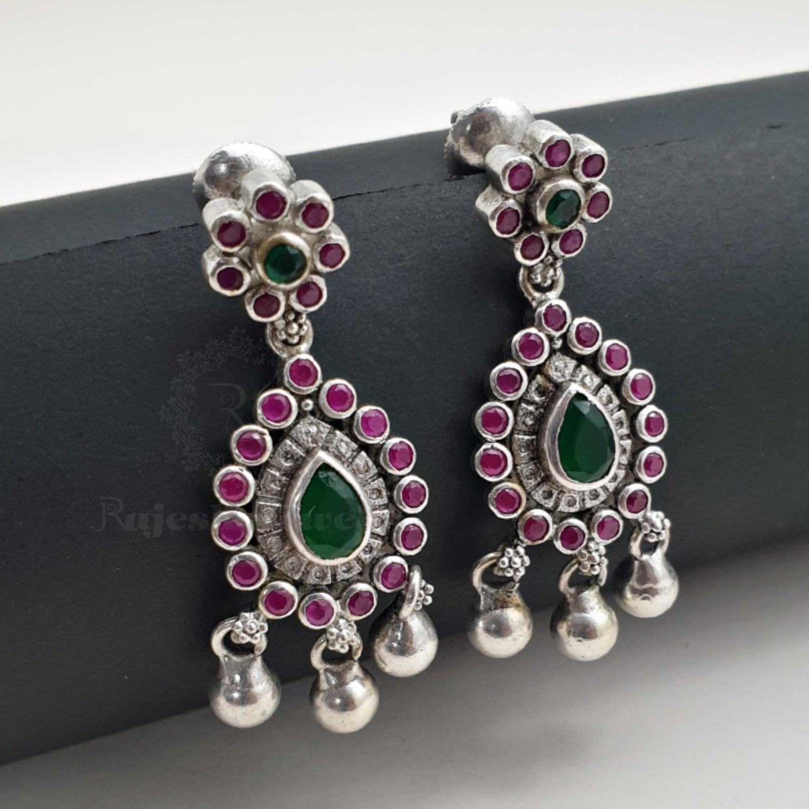 Glittering Kemp Chandbali Earrings