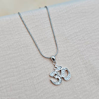 OM Cz Pendant & Chain