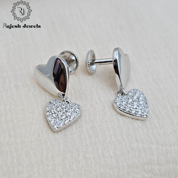 Pleasing Adorable Heart South Screw Studs