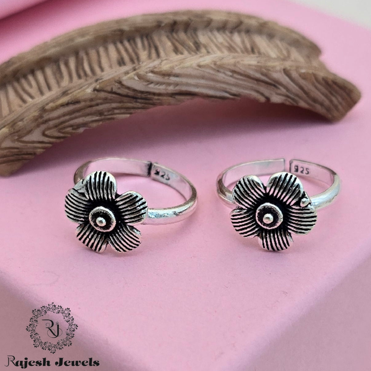 Vibrant Floral Silver Toerings