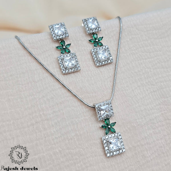 Enchanting Squared Cz Pendent Set