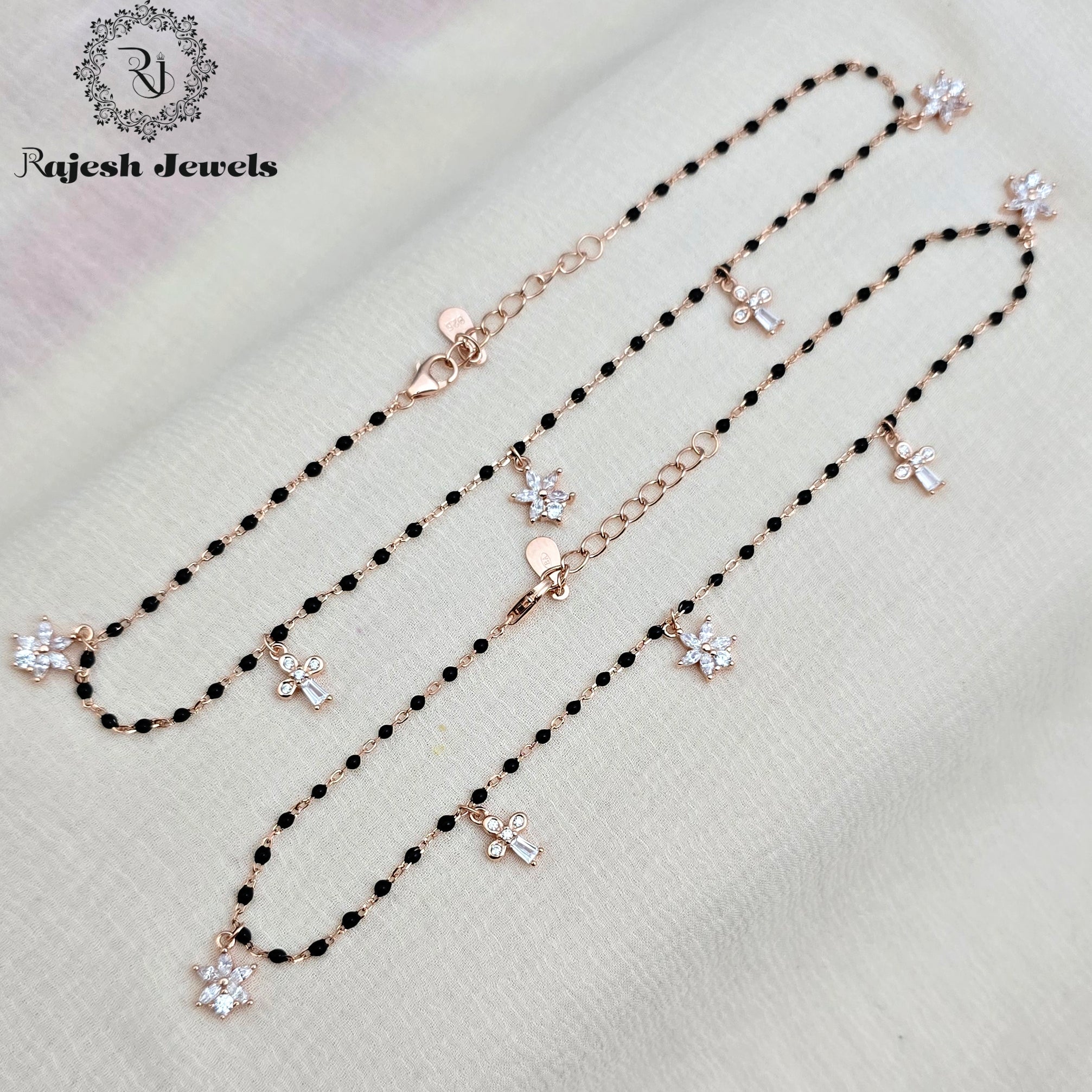 Blossomy Floral Cz Charm Blackbead Anklet