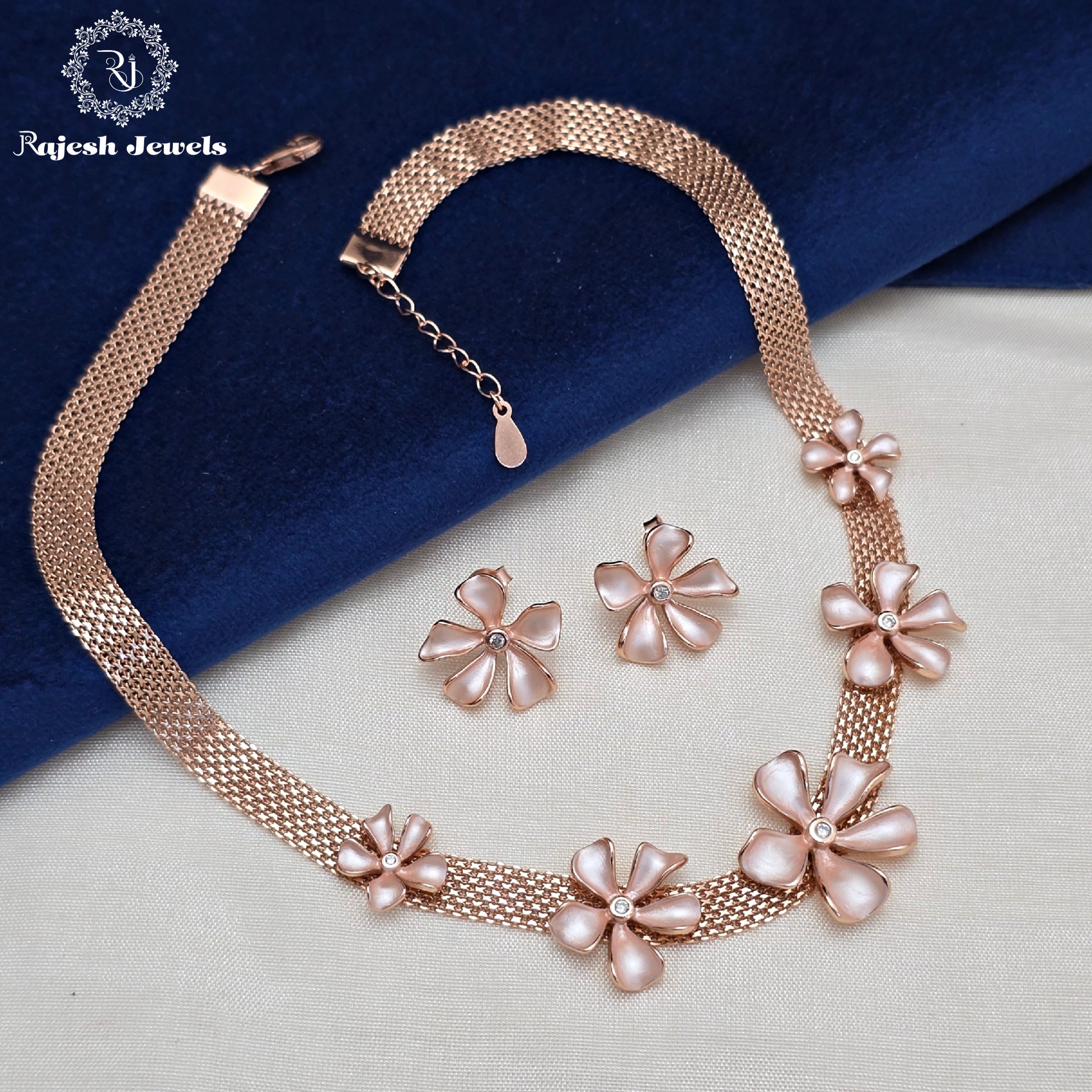 Lily Veil Rosegold Floral Necklace